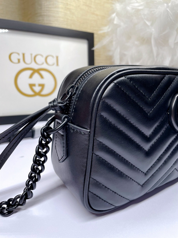 激安グッチバッグコピー着用イメージ